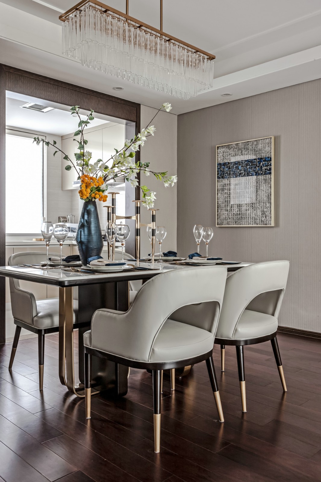 輕奢風格家裝設(shè)計室內(nèi)裝修效果圖-餐廳 輕奢風格家裝設(shè)計室內(nèi)裝修效果圖-餐廳