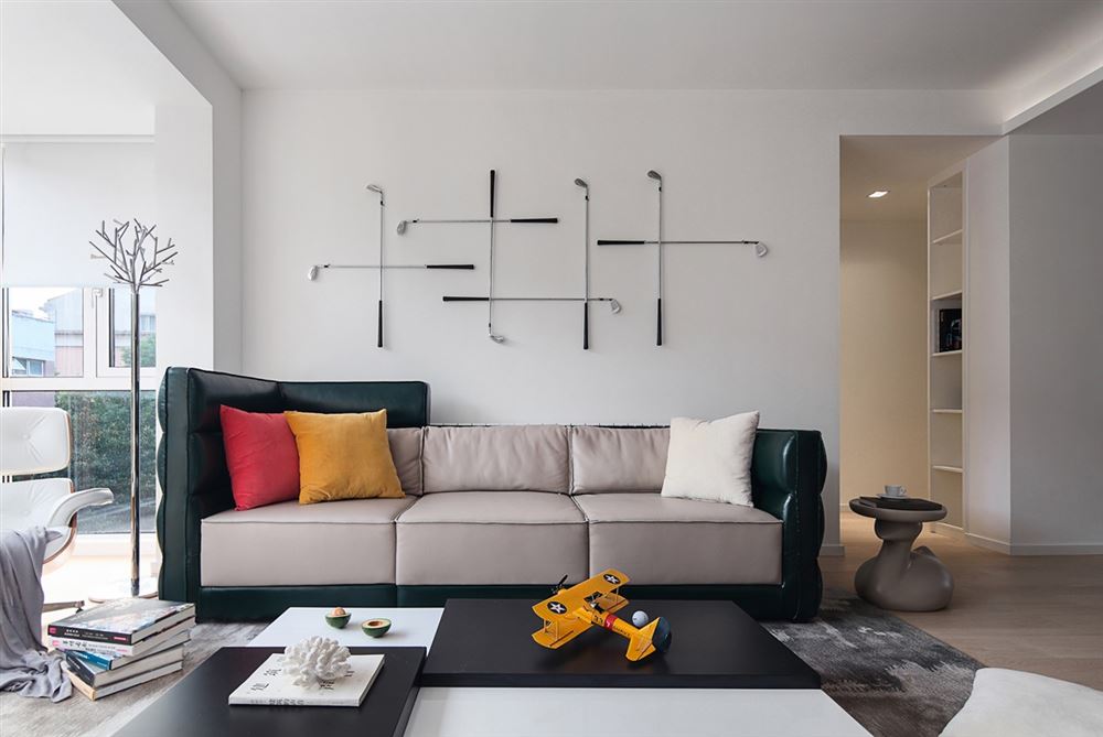 汕頭市綠地總部中心現(xiàn)代簡約風格三居室裝修案例