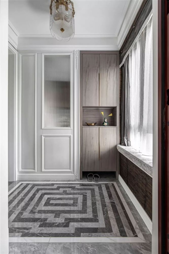 廣州市珠江金茂府輕奢風(fēng)格三居室裝修案例