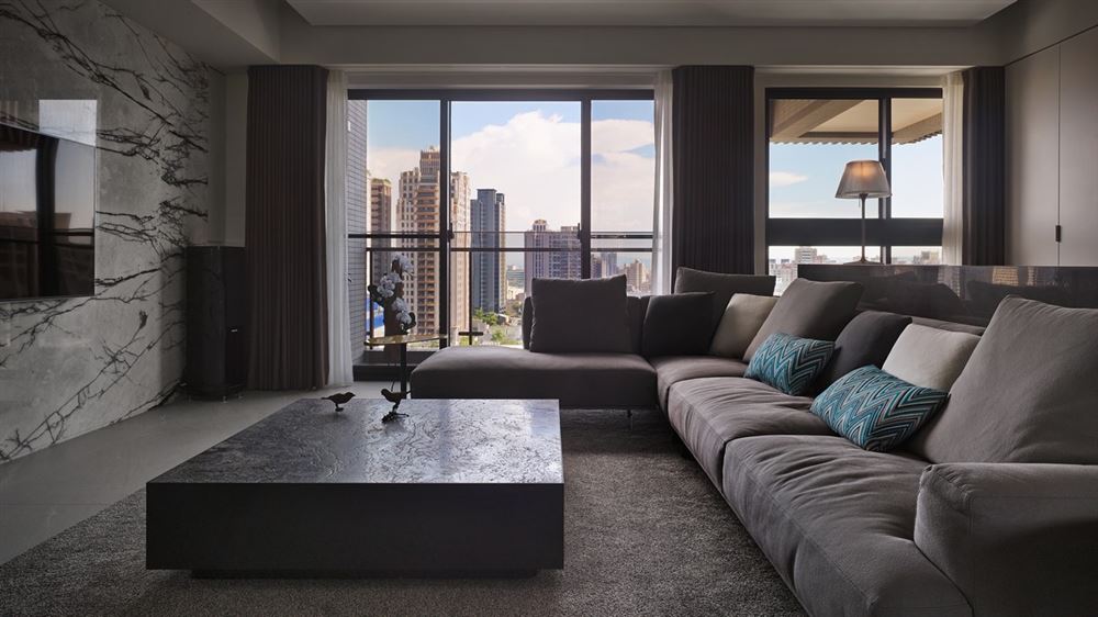 佛山市卓越蔚藍星宸輕奢風格三居室裝修案例