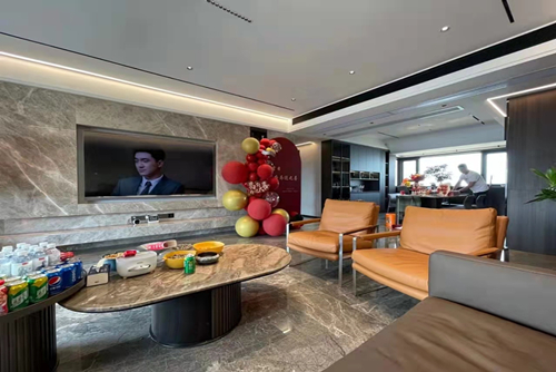 河源市華南城十里東岸四期洋房輕奢風(fēng)格四居室裝修案例